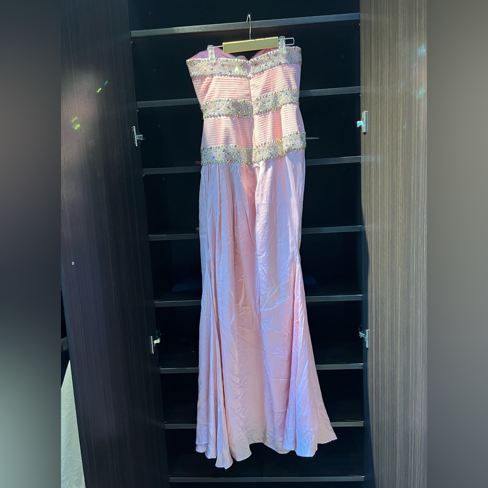 Silk strapless evening gown - Picture 3 of 5